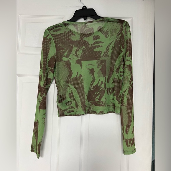 Green and Brown Sheer Long Sleeve Graphic Print Short Top - Picture 3 of 4